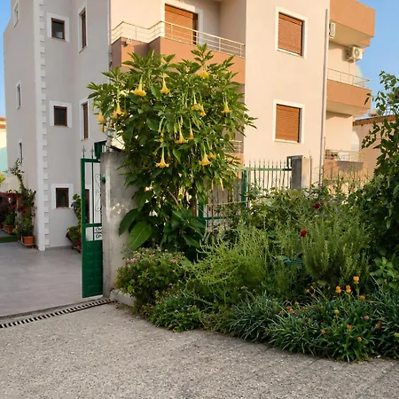 Apartament Eldo *